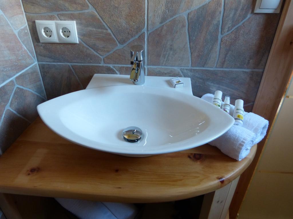 Holzberghof Apartment Umhausen Phòng bức ảnh